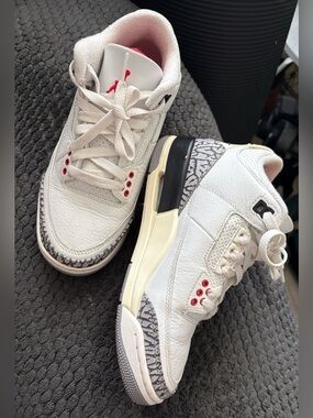 Nike Air Jordan,Kids White and Red  Air Jordan